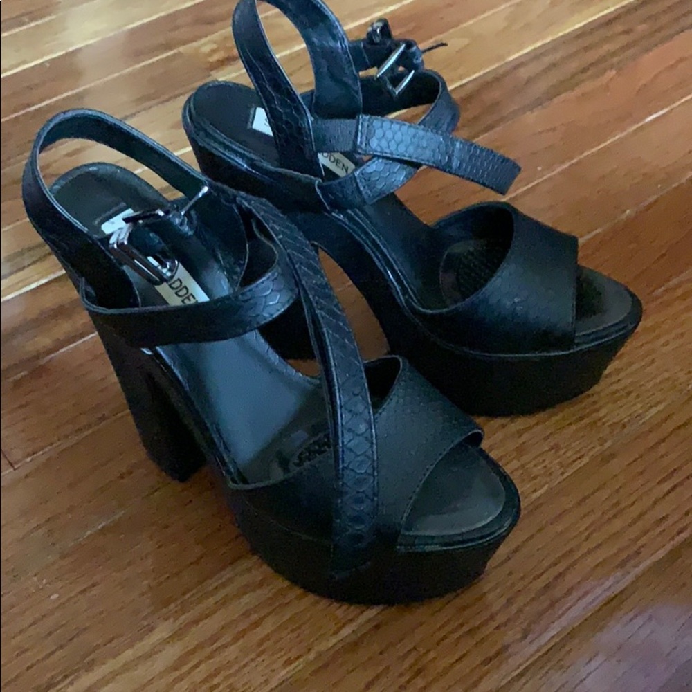 Steve Madden platform pumps